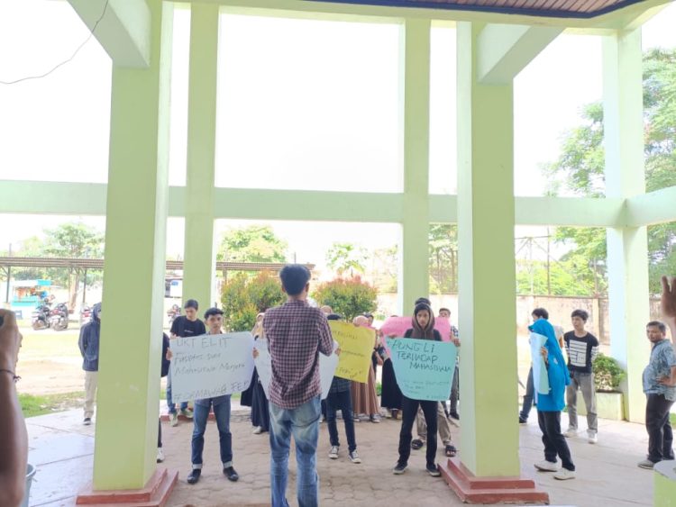 Mahasiswa Gelar Aksi di Kampus UIN STS Jambi./ DOC.IST