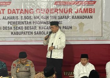 Gubernur Jambi, Al Haris Safari Ramadhan di Masjid Daarul Muttaqin Desa Seko Besar, Sarolangun. Foto: Kominfo