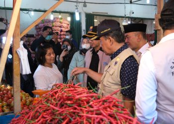 Wagub Jambi, Abdullah Sani sidak Pasar Angso Duo, Rabu (22/3). Foto: Dok Kominfo