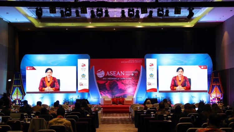 Acara High - Level Dialogue on Promoting Digital Financial Inclusion and Literacy for MSMEs yang diselenggarakan oleh OJK dan Kementerian Keuangan dalam rangka ASEAN Chairmanship 2023 Side Event di Bali, Rabu (29/3). Foto: Humas OJK