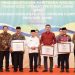 Gubernur Jambi bersama penerima penghargaan Paritrana Award 2022. Foto dok Kominfo Prov Jambi