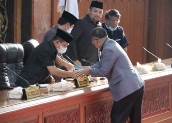 Al Haris hadiri rapat paripurna DPRD Provinsi Jambi, Jumat (31/3). Foto: Dok Kominfo
