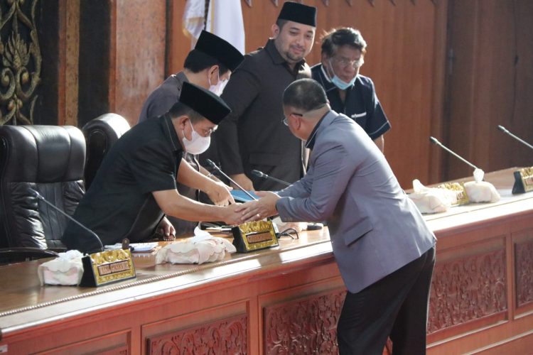 Al Haris hadiri rapat paripurna DPRD Provinsi Jambi, Jumat (31/3). Foto: Dok Kominfo