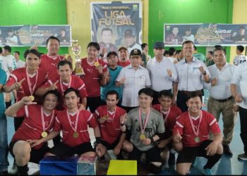 Gubernur Jambi bersama juara Liga Futsal Mayday 2023. Foto: Riky Serampas