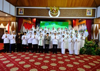Gubernur Jambi Al Haris hadiri pengukuhan pengurus wilayah Ikatan Pengurus Haji Indonesia (IPHI) daerah Provinsi Jambi. Foto: Hori