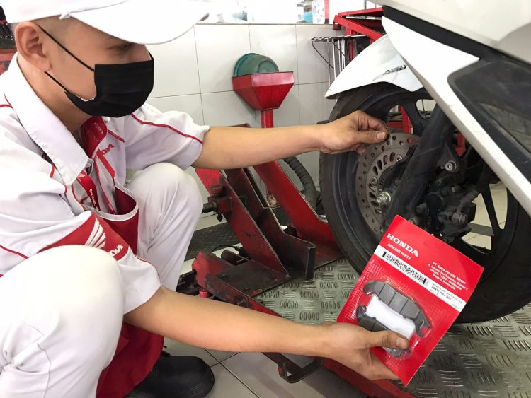 Berikut 6 Tips Cara Mudah Merawat Rem Pada Sepeda Motor/ Foto: Ajeng